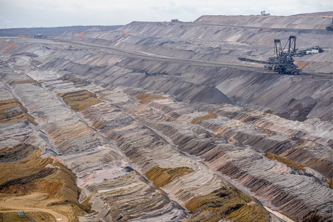 Sektor mineral