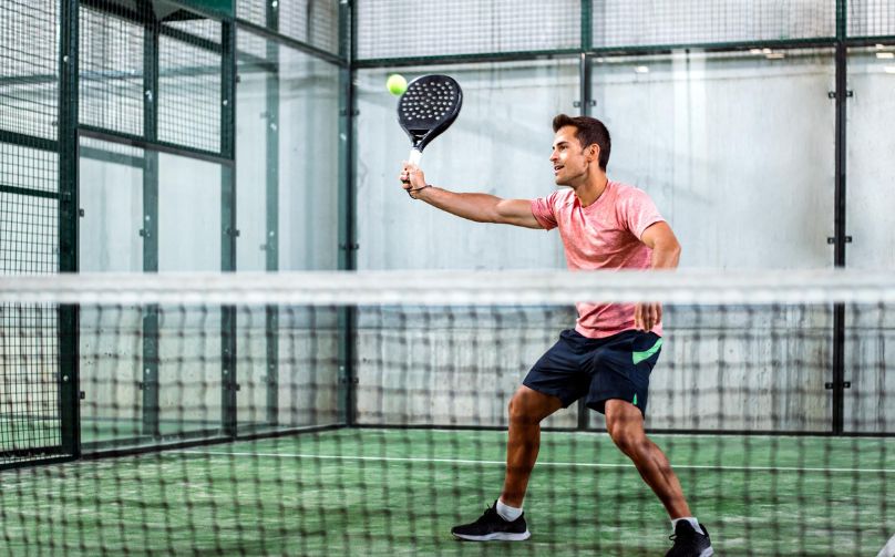 bisnis persewaan lapangan padel.