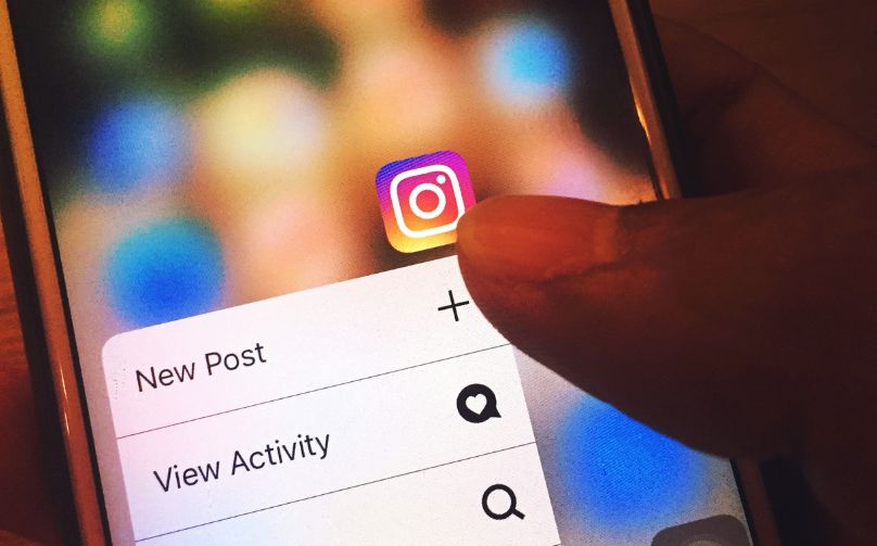 perbedaan akun Instagram