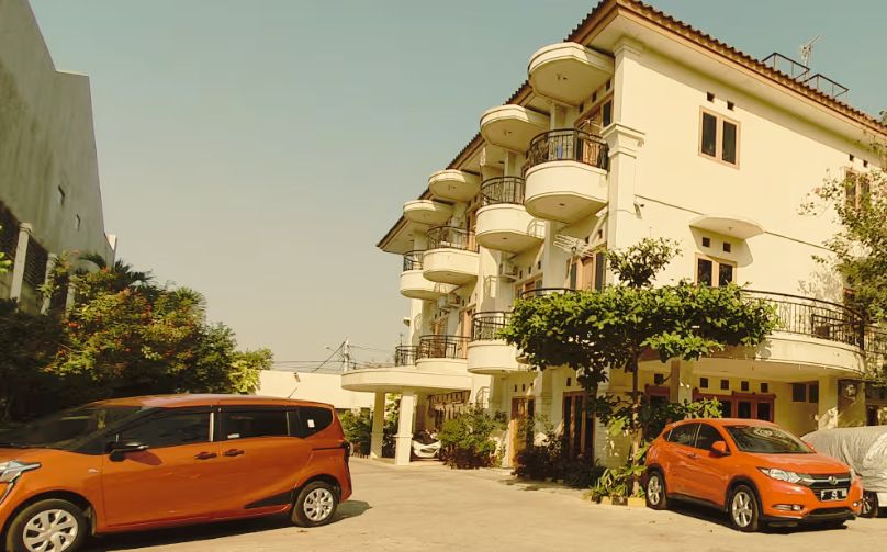 Royalindo Investa Wijaya