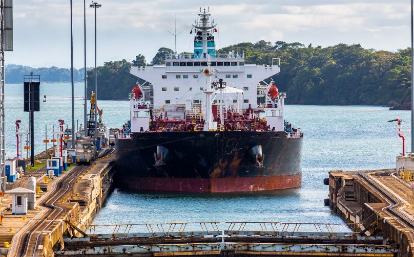 Terusan Panama meningkat